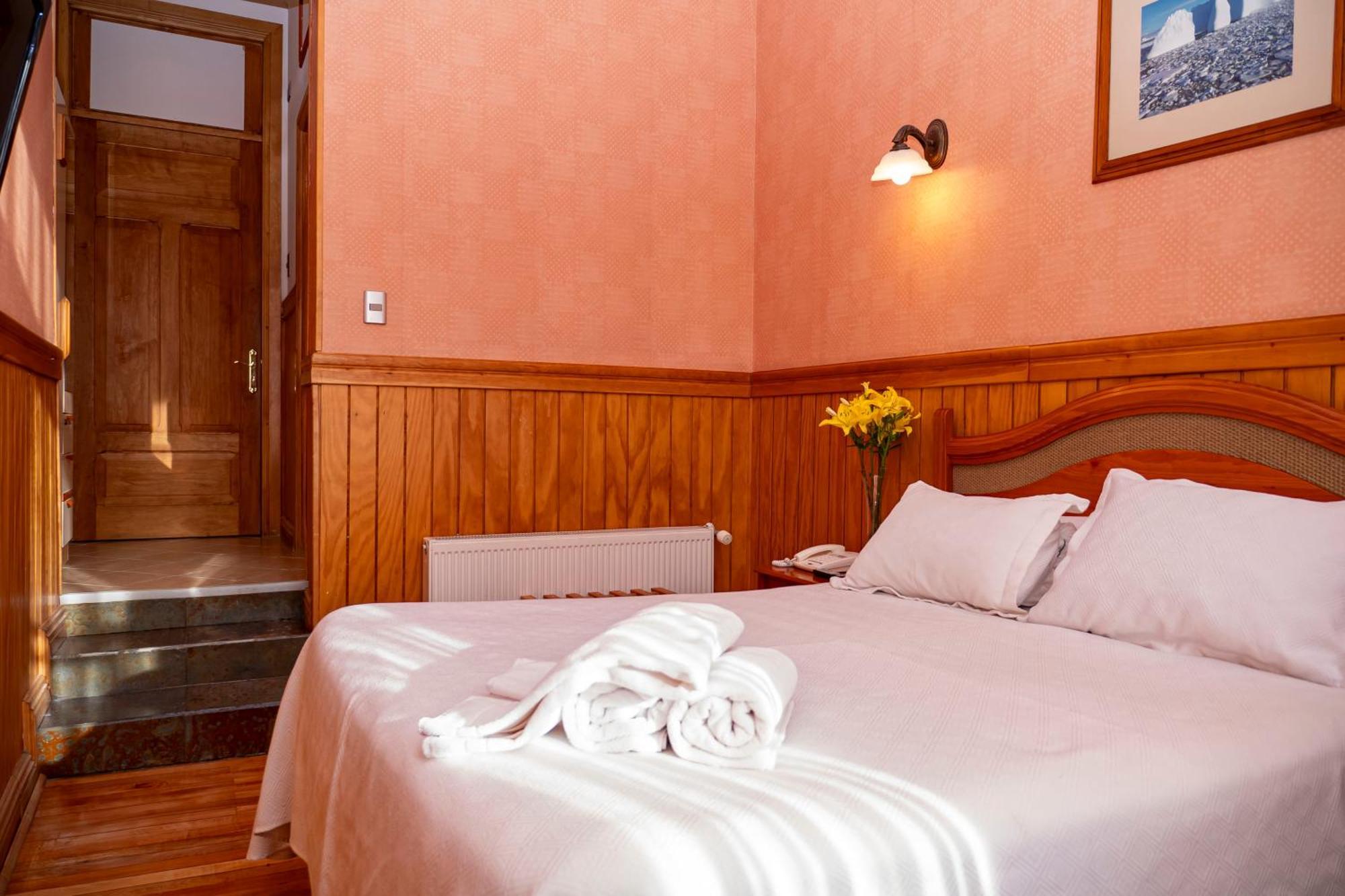Hotel Plaza Punta Arenas Exterior photo