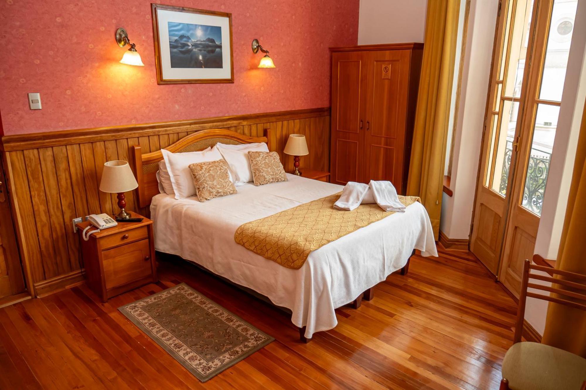 Hotel Plaza Punta Arenas Exterior photo