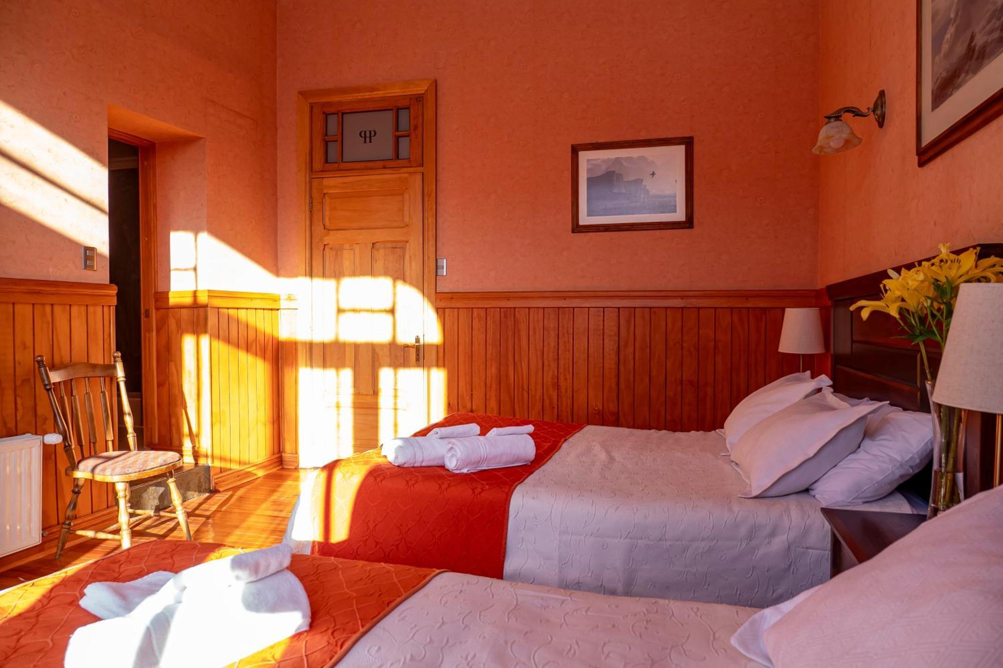 Hotel Plaza Punta Arenas Exterior photo